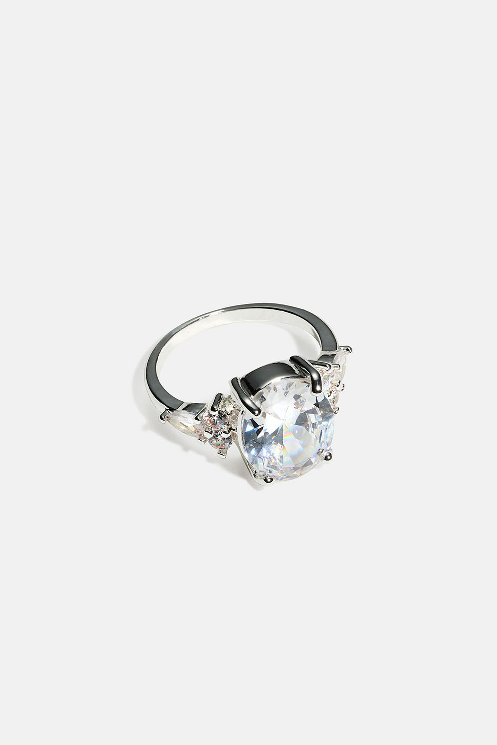 Ring med stor oval glassten i gruppen Smycken / Ringar hos Glitter (2560018302)