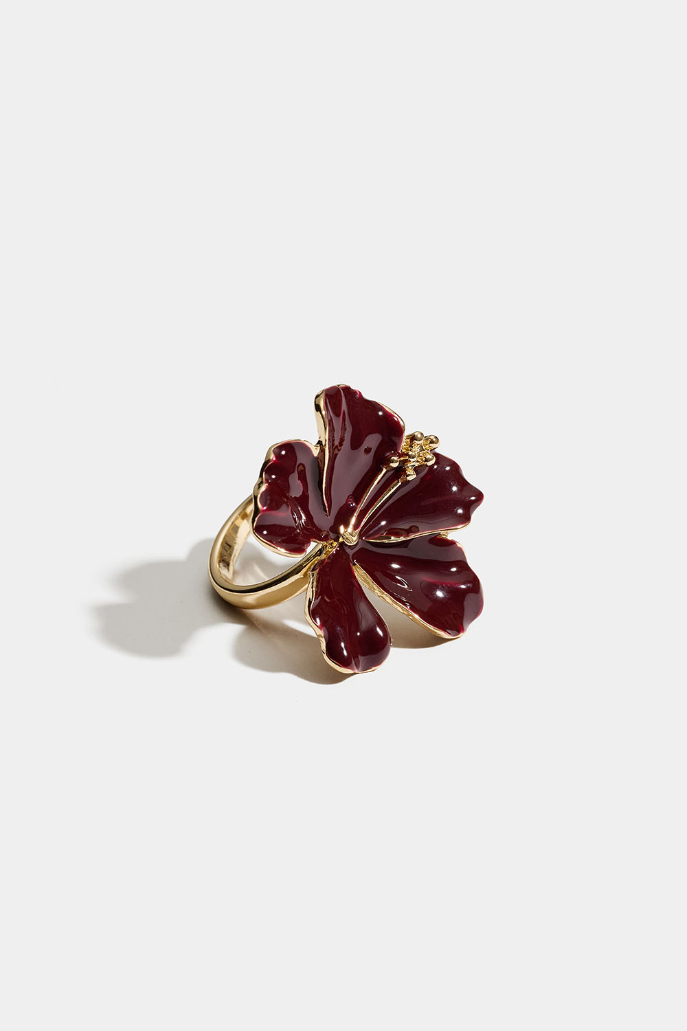 Guldfärgad ring med vinröd blomma i gruppen Smycken / Ringar hos Glitter (2560019363)