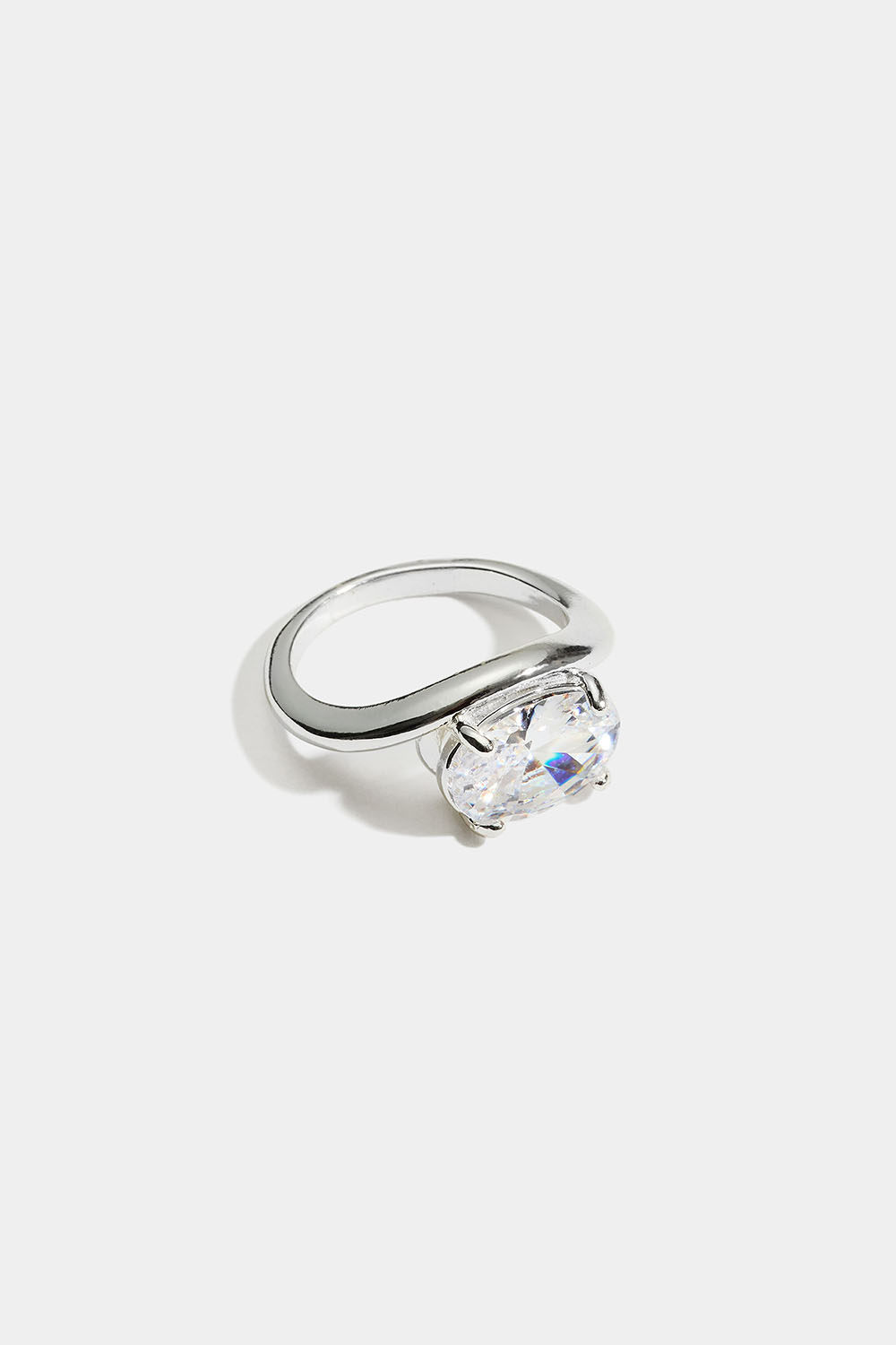 Ring i vågig design med oval glassten i gruppen Smycken / Ringar hos Glitter (2560020210)
