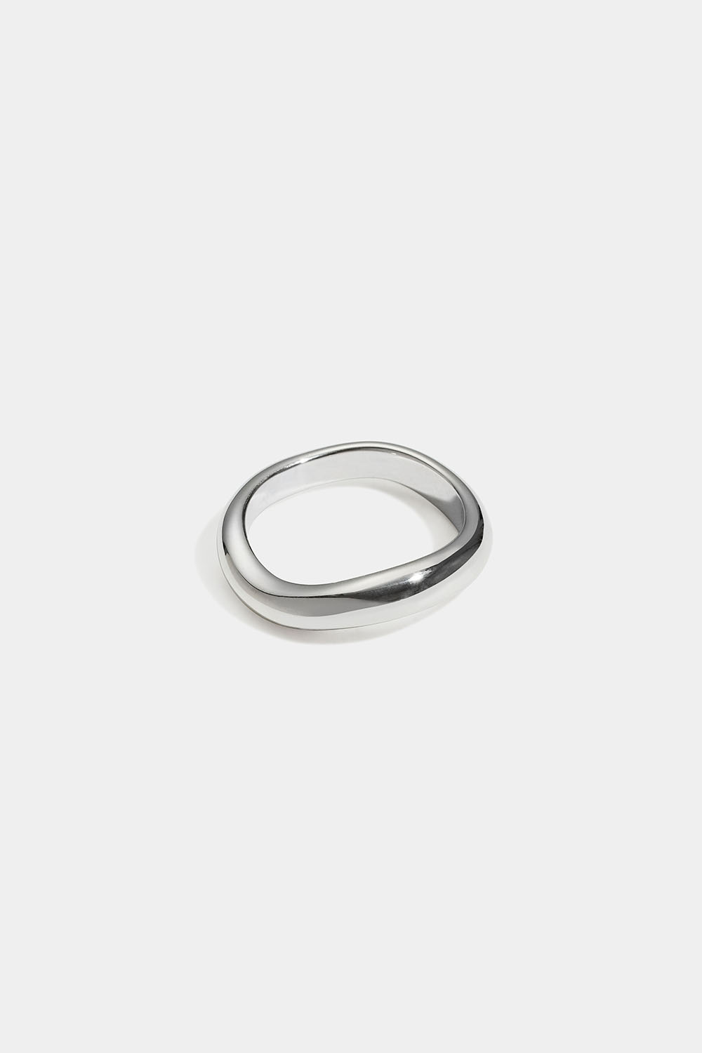 Vågig ring i stål i gruppen Stainless Steel / Ringar i stål hos Glitter (2560021216)