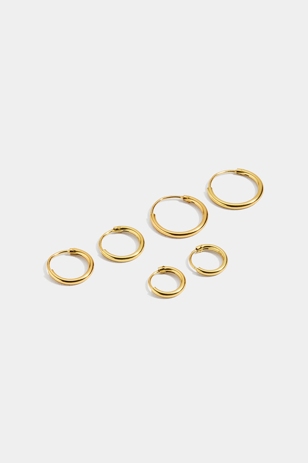 Hoops förgyllda med 18K guld, 3-pack, 1 cm i gruppen 18k Guldpläterat silver / Örhängen i 18k guld hos Glitter (307411661000)