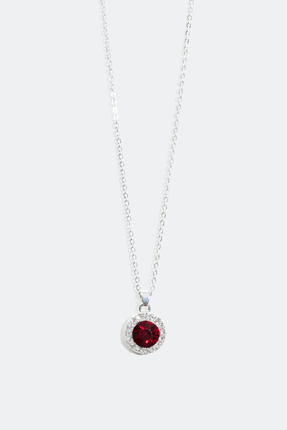 Silverfärgat halsband med röd sten i gruppen Jul / Julsmycken hos Glitter (325290)