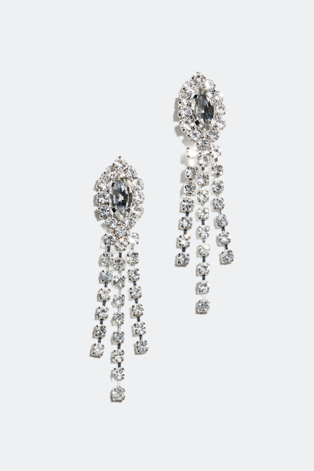 Oval sten med hängande strasslänkar i gruppen Smycken hos Glitter (325728011000)