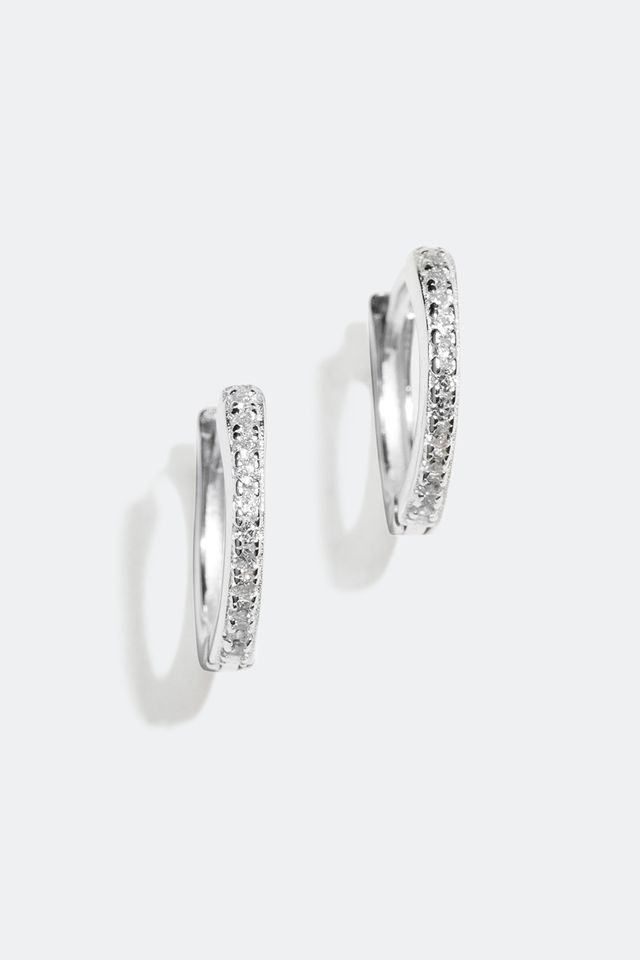 Små hoops i äkta silver med Cubic Zirconia stenar, 1,2 cm i gruppen Äkta silver / Silverörhängen / Hoops i äkta silver hos Glitter (326691011000)