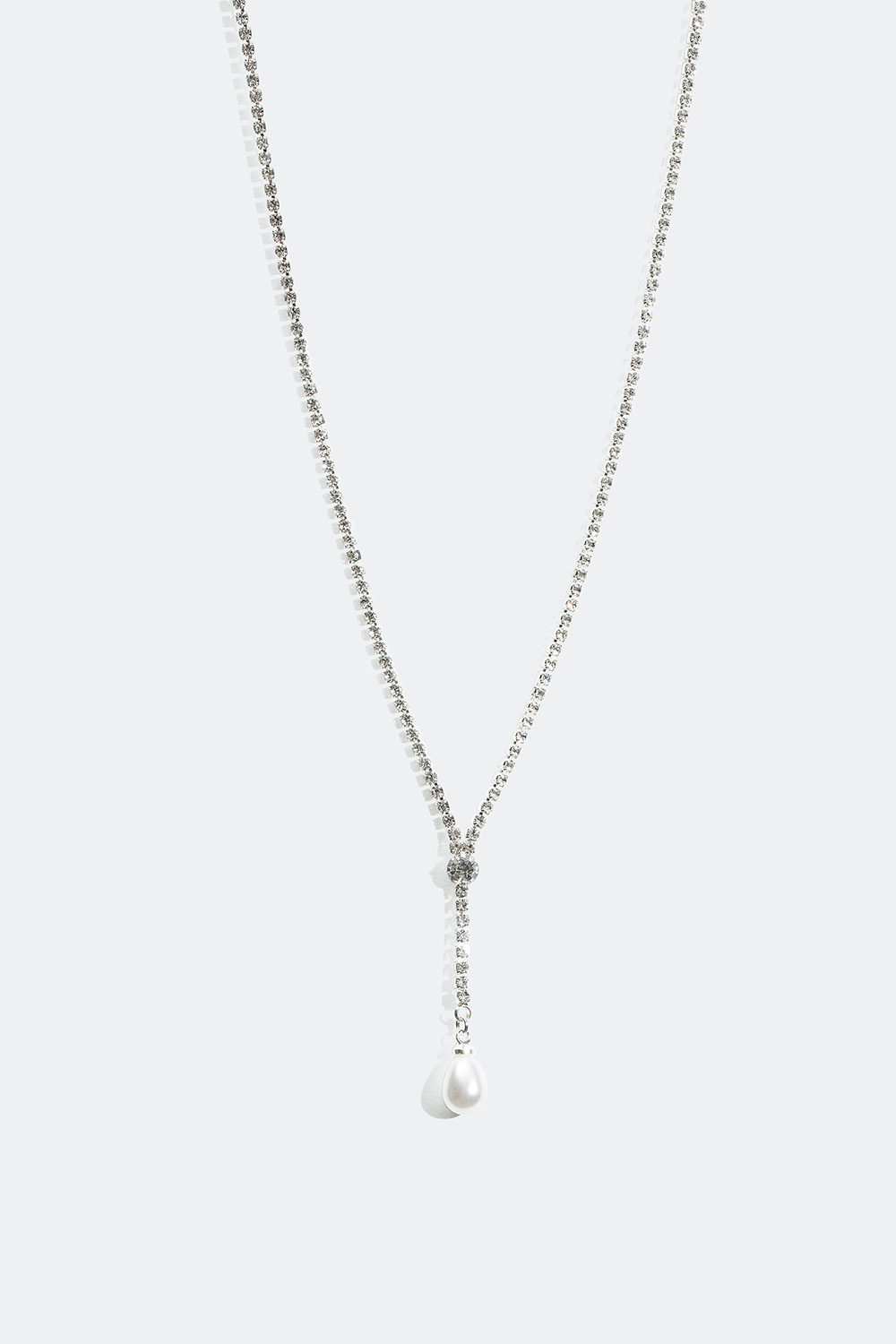 Y-format halsband av smal strasslänk och pärla i gruppen Smycken / Halsband / Strass hos Glitter (326832)