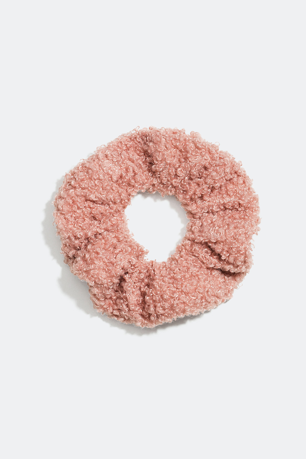 Enfärgad scrunchie i teddy i gruppen Rea hos Glitter (327768514000)