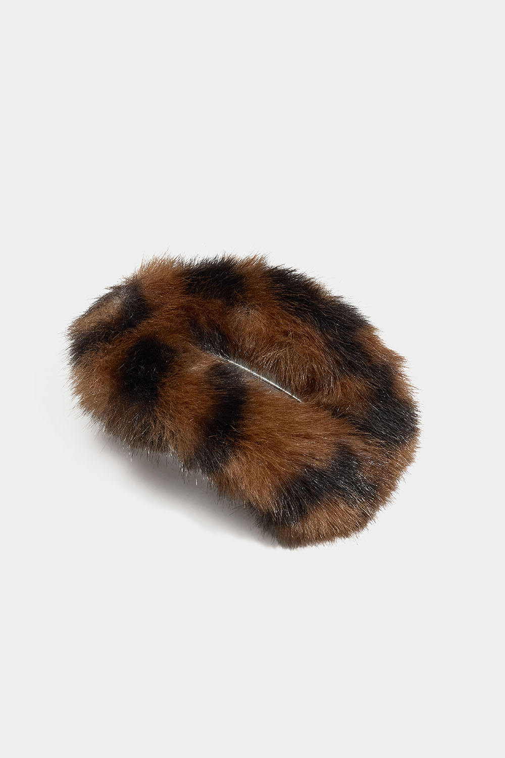 Fluffig platt hårklämma med leopardmönster i gruppen Håraccessoarer / Spännen & klämmor / Hårklämmor hos Glitter (331002290500)