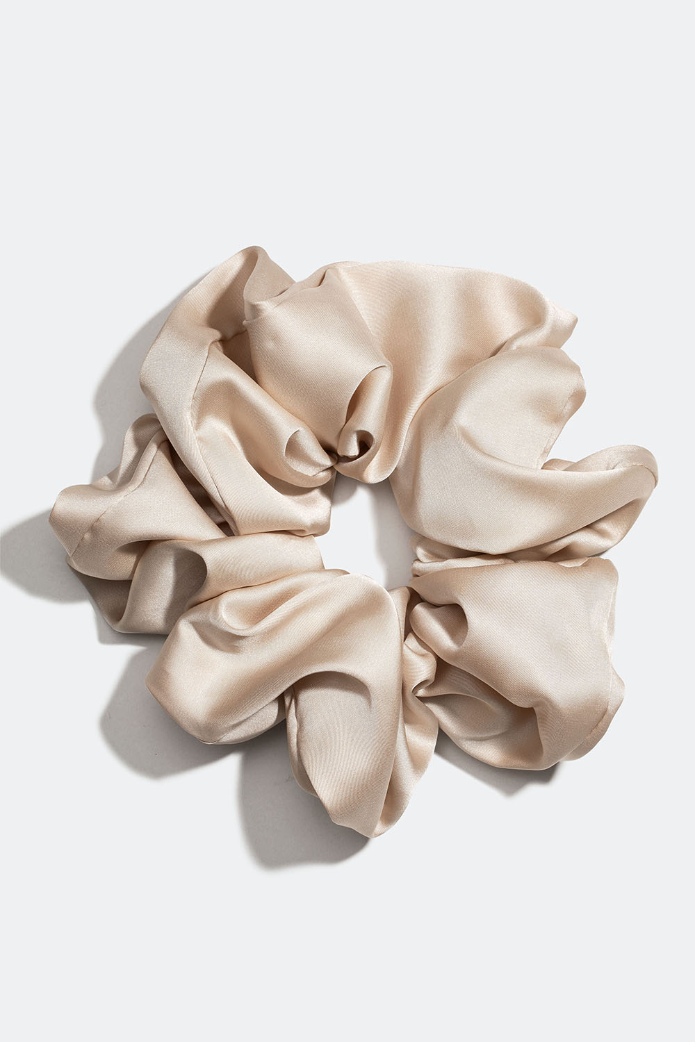 Stor beige scrunchie i gruppen Håraccessoarer / Scrunchies hos Glitter (332000718300)