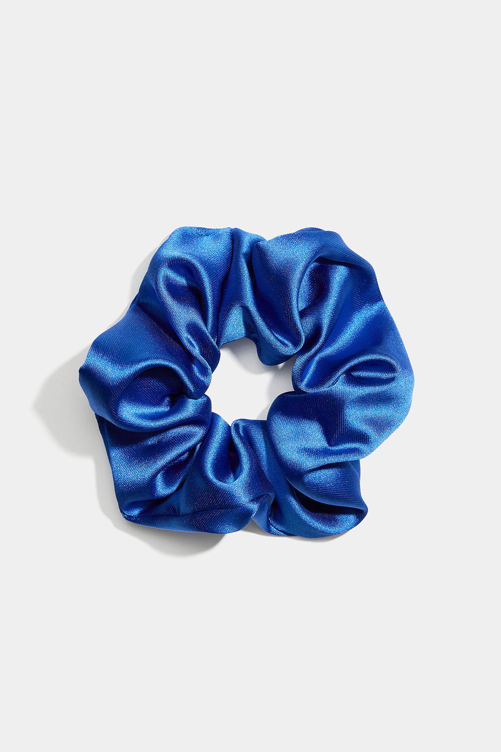Glansig blå scrunchie i gruppen Håraccessoarer / Scrunchies hos Glitter (332000937000)