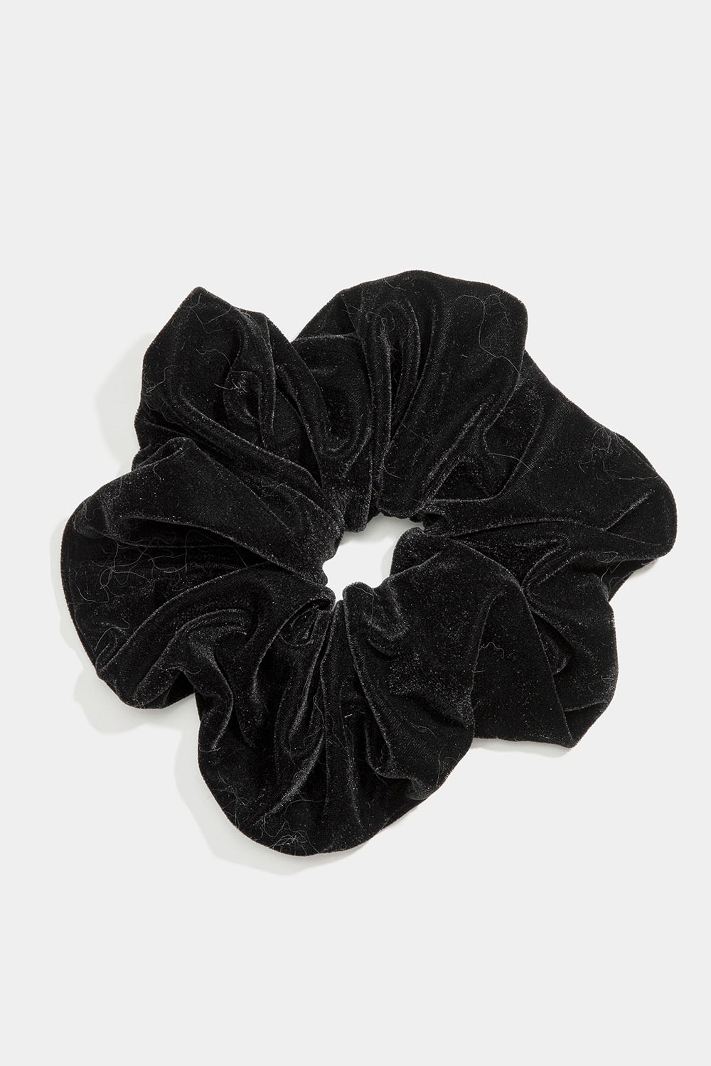 Stor scrunchie i svart sammet i gruppen Håraccessoarer / Scrunchies hos Glitter (332001029000)