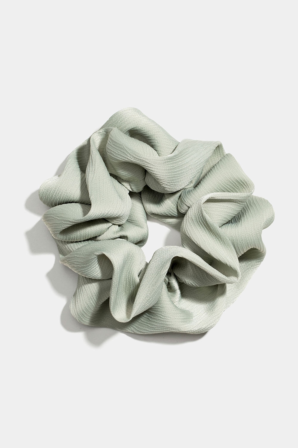 Grön scrunchie i dubbelt tyg i gruppen Håraccessoarer / Scrunchies hos Glitter (332001247500)