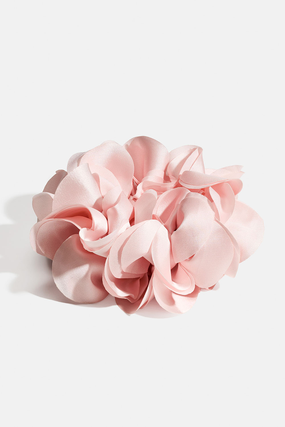 Rosa scrunchie med design av blomblad i gruppen Håraccessoarer / Scrunchies hos Glitter (332002065000)