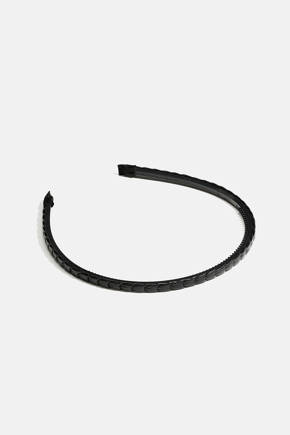 Tunt diadem med svart läderimitaion i gruppen Håraccessoarer / Diadem / Smala hos Glitter (336001589000)