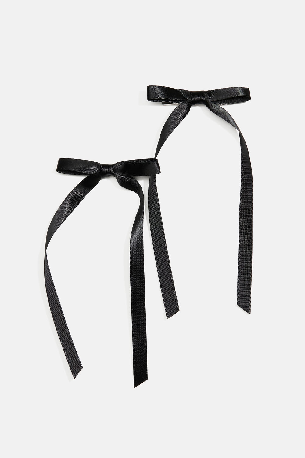 Hårspännen med rosetter i sidenband, 2-pack i gruppen Barn / Barnhåraccessoarer / Barnhårspännen hos Glitter (403000529000)