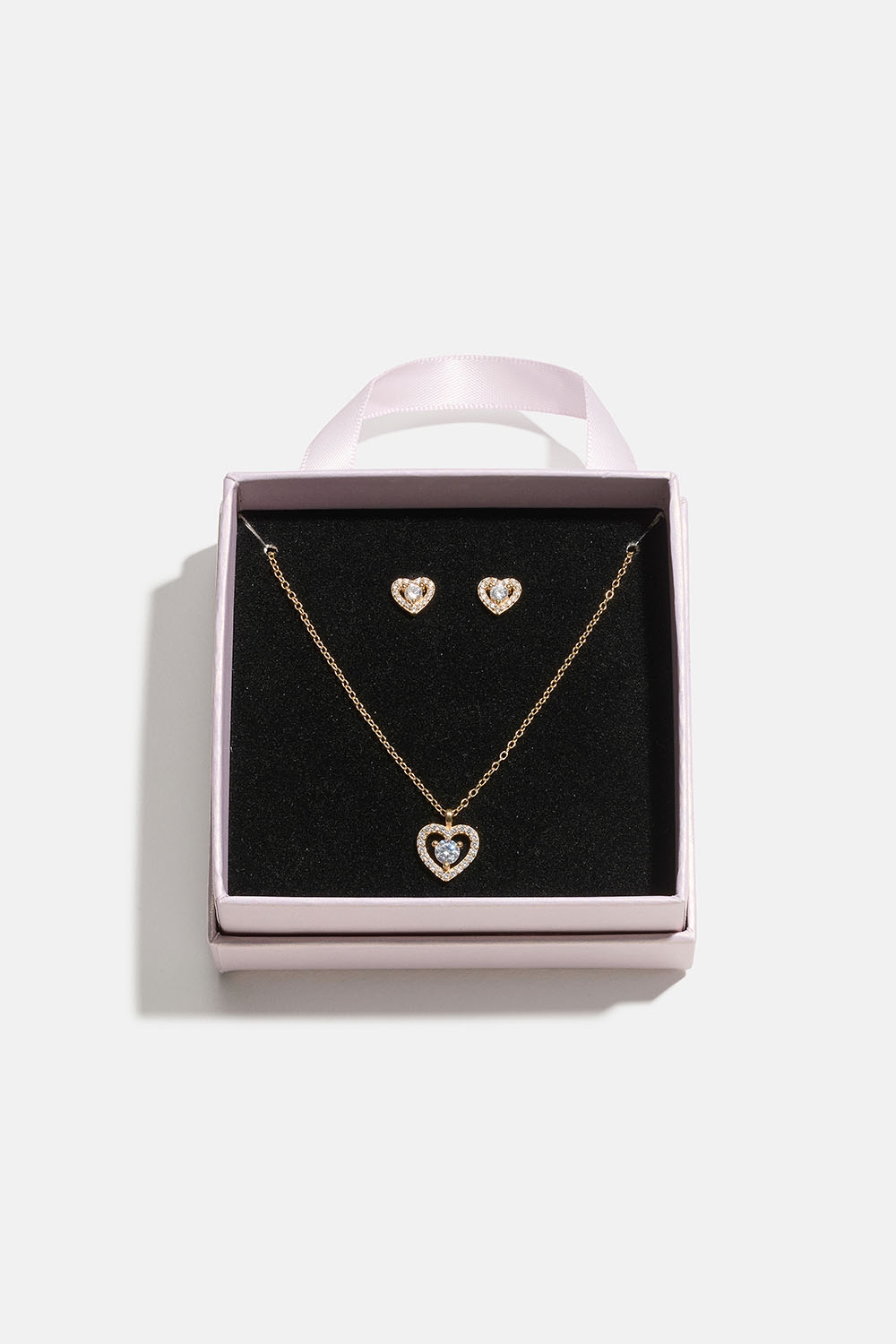 Smyckesset i 18k guldpläterat äkta silver med hjärtan i presentask i gruppen Smycken / Halsband / Halsband med hänge hos Glitter (509000382002)