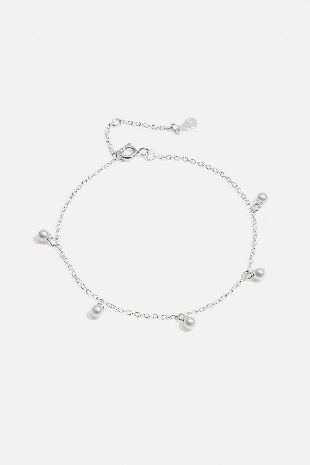 Armband i äkta silver med små hängande pärlor i gruppen Smycken / Armband / Tunna hos Glitter (551000691001)