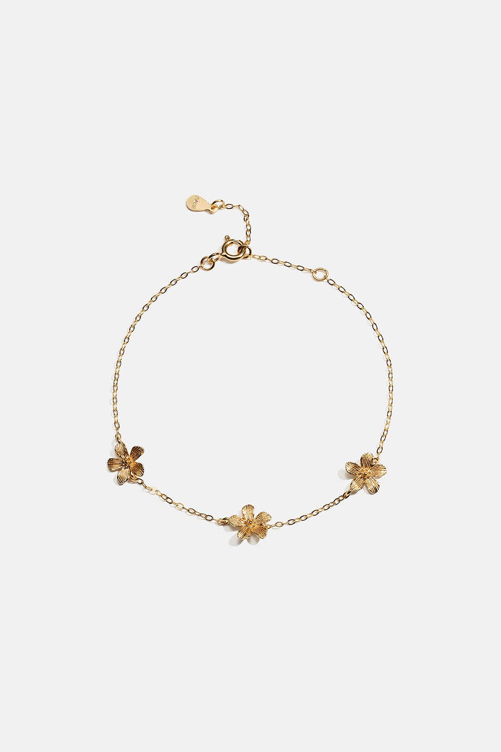 Armband i 18k guldpläterat äkta silver med texturerade blommor i gruppen Guldpläterat äkta silver / Guldpläterade armband hos Glitter (551001032002)
