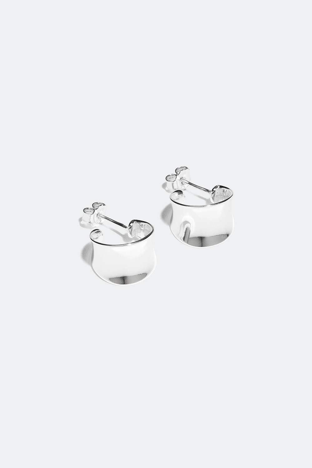 Hoops i äkta silver med konkav design i gruppen Äkta silver / Silverörhängen / Hoops hos Glitter (55300003)