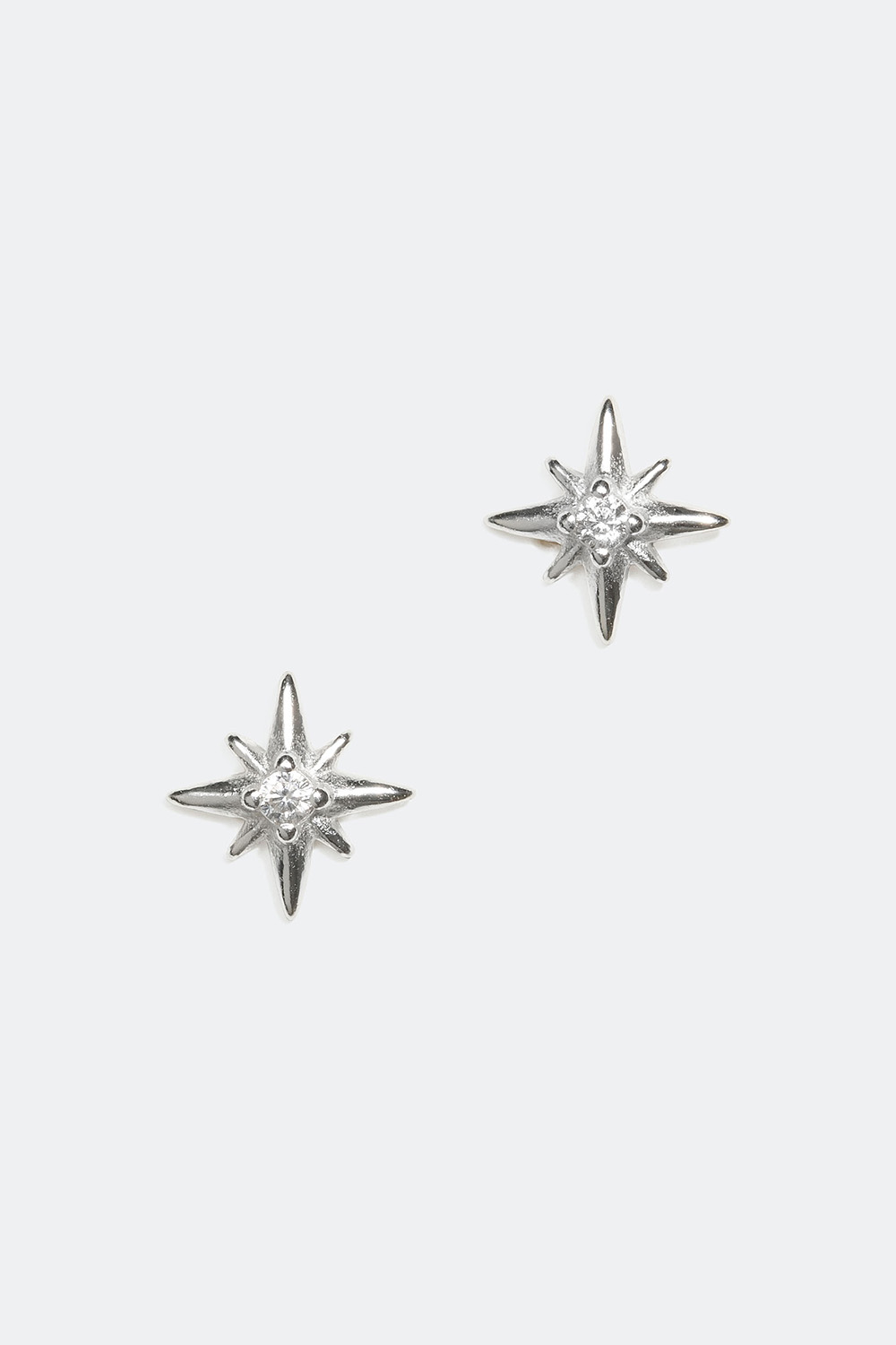 Studs med stjärna i äkta silver och Cubic Zirconia i gruppen Äkta silver / Silverörhängen / Studs i äkta silver hos Glitter (553000911000)