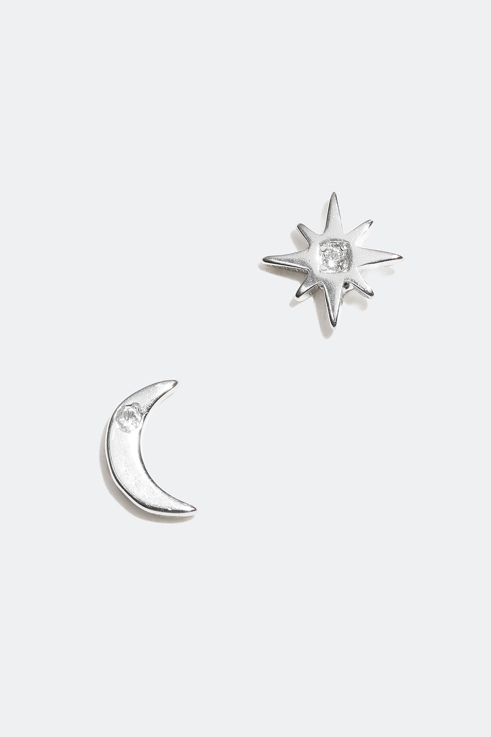 Mix örhängen med måne och stjärna i äkta silver i gruppen Äkta silver / Silverörhängen / Studs i äkta silver hos Glitter (553001191000)