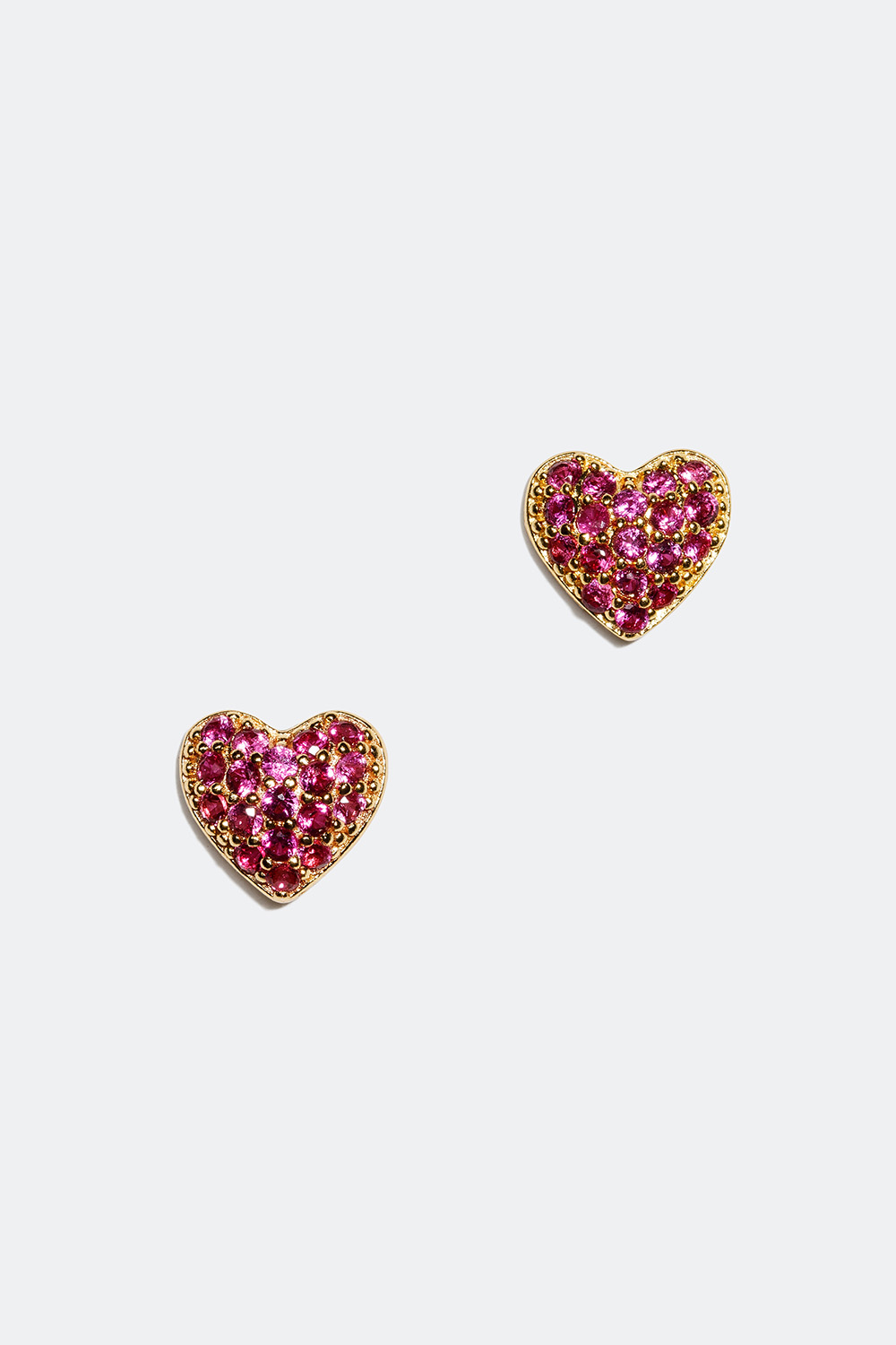 Hjärtformade studs förfyllda med 18k guld med rosa Cubic Zirconia i gruppen 18k Guldpläterat silver / Örhängen i 18k guld hos Glitter (553002125502)