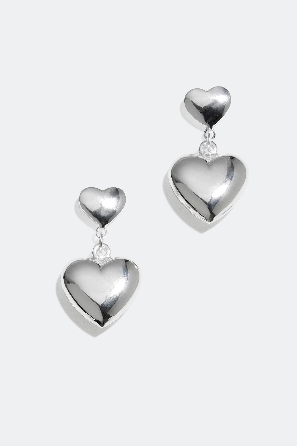 Örhängen i äkta silver med hjärtan i gruppen Äkta silver / Silverörhängen hos Glitter (553002161001)