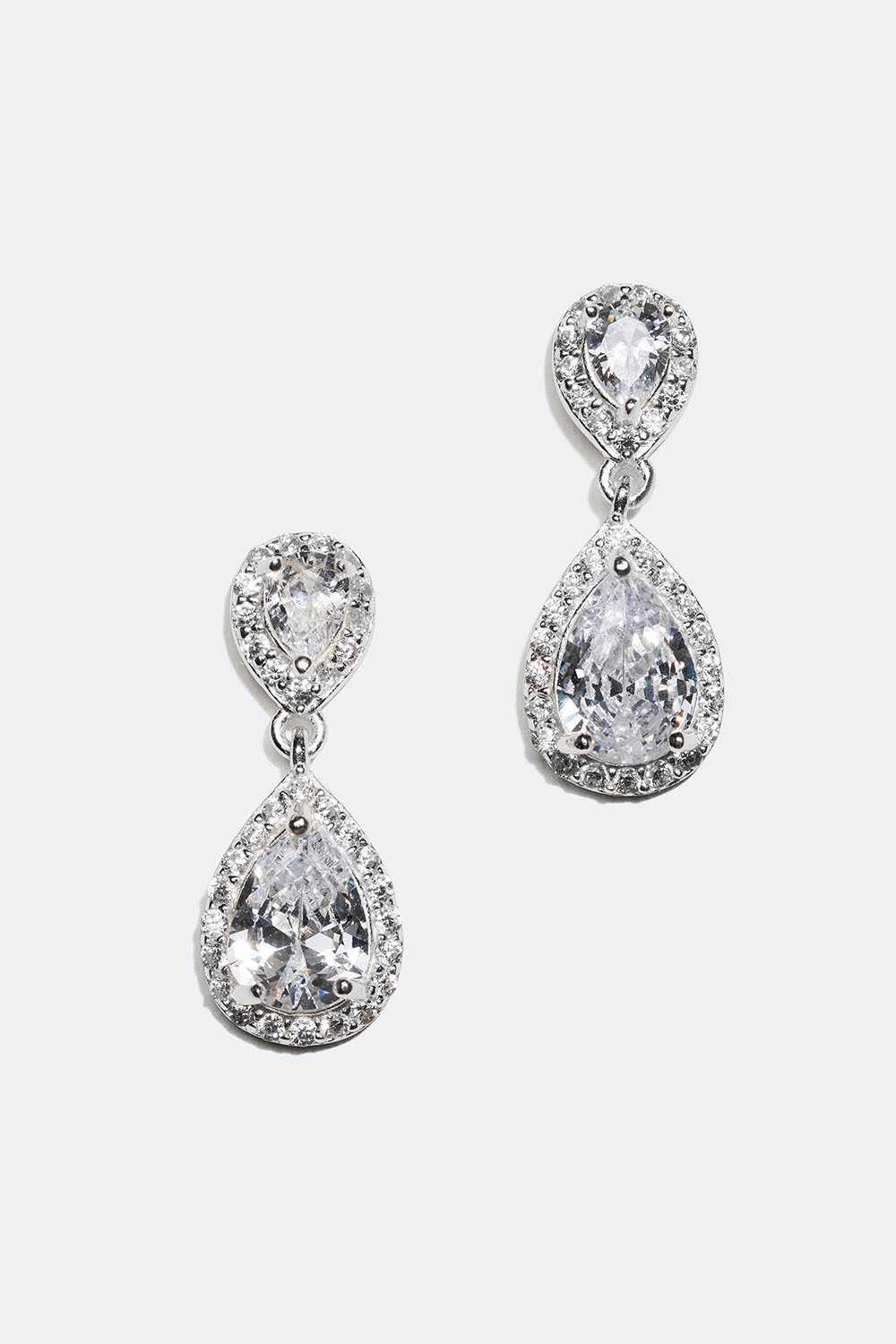Droppformade örhängen i äkta silver med Cubic Zirconia i gruppen Smycken / Örhängen / Strass hos Glitter (553002781001)