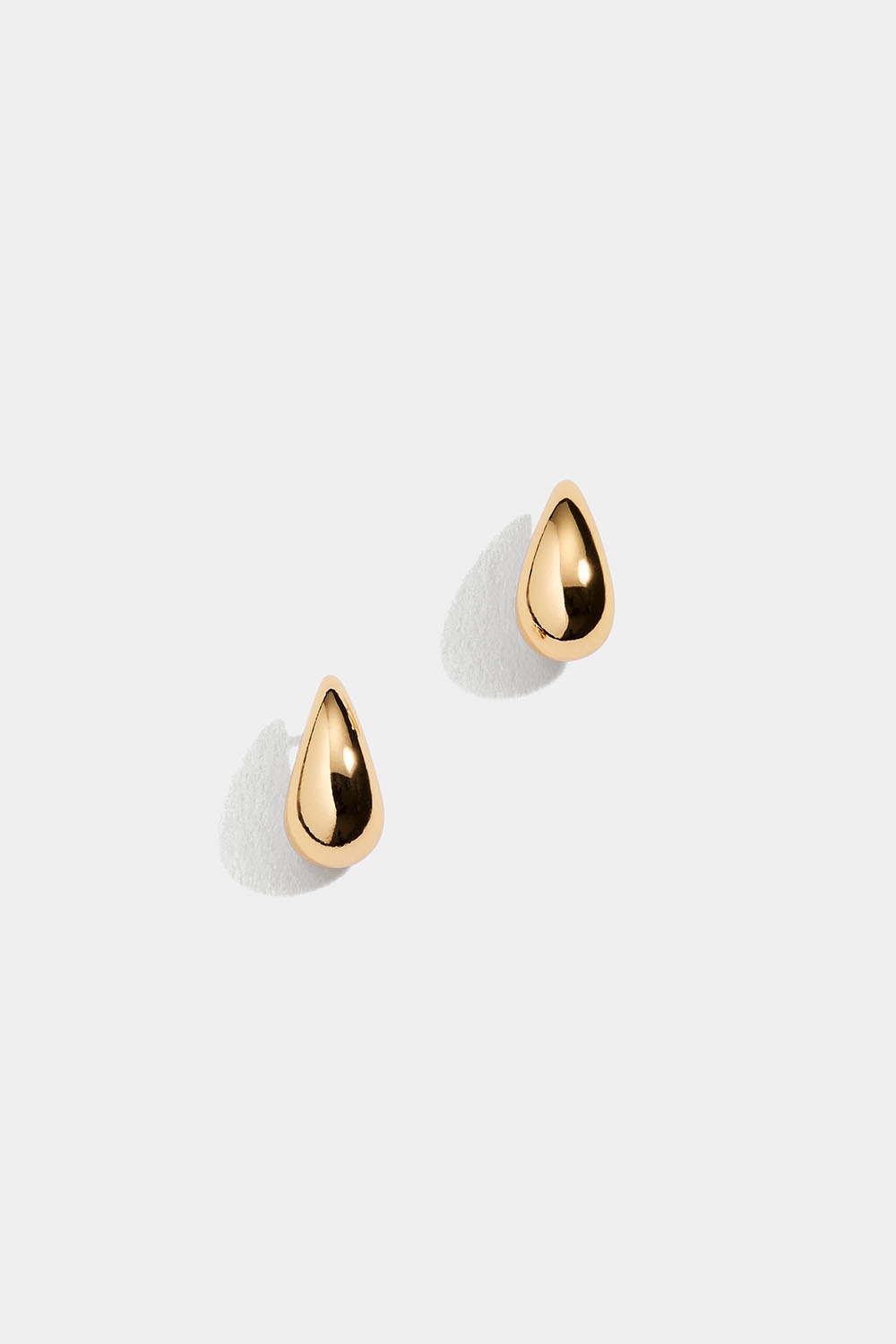 Små droppörhängen i 18k guldpläterat silver i gruppen 18k Guldpläterat silver / Örhängen i 18k guld hos Glitter (553003212002)