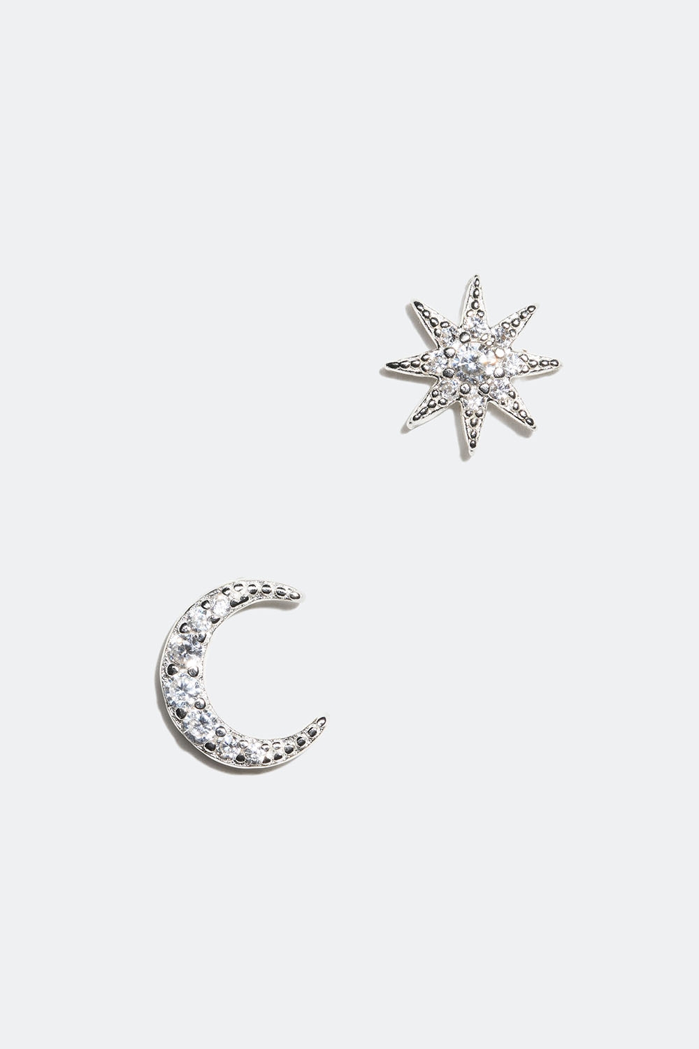 Studs med måne och stjärna i äkta silver och Cubic Zirconia i gruppen Äkta silver hos Glitter (553003391001)