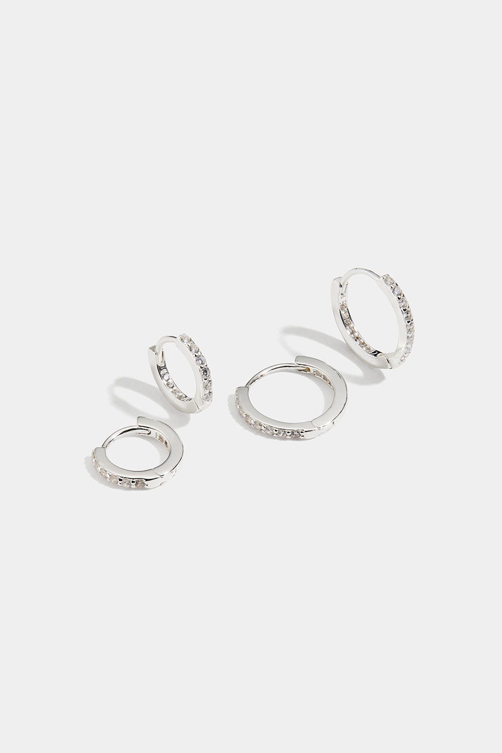 Hoops i äkta silver med Cubic Zirconia, 2-pack i gruppen Äkta silver / Silverörhängen / Hoops i äkta silver hos Glitter (553004141001)