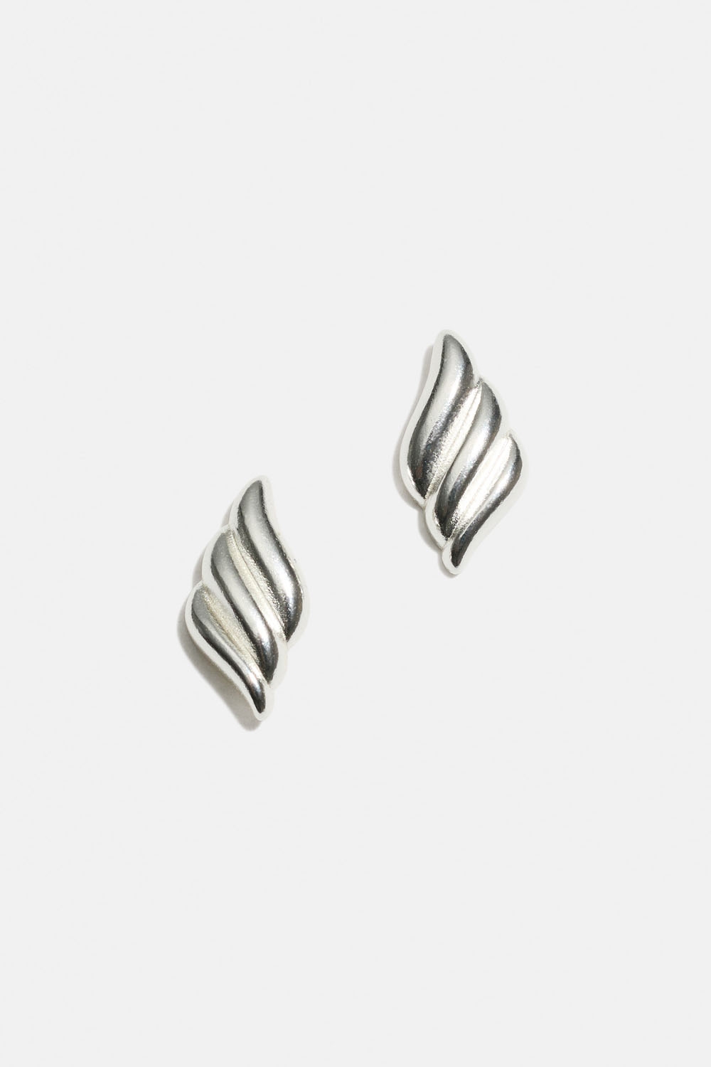 Studs i äkta silver med vågform i gruppen Äkta silver / Silverörhängen / Studs i äkta silver hos Glitter (553004571001)