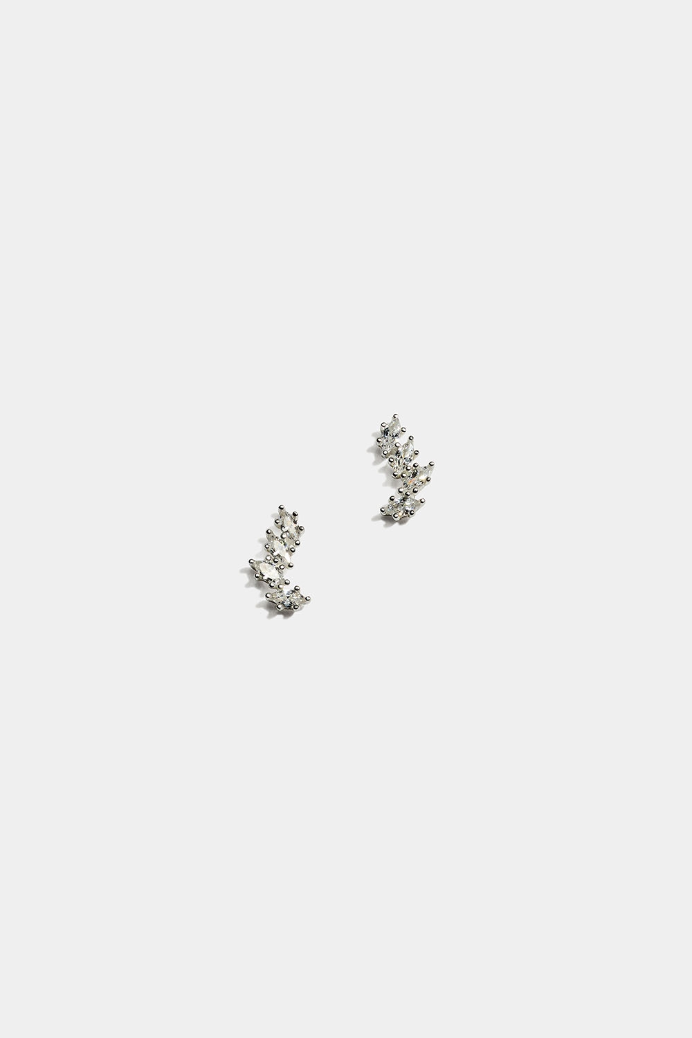 Studs i äkta silver med böjd form och Cubic Zirconia i gruppen Äkta silver / Silverörhängen / Studs i äkta silver hos Glitter (553004791001)