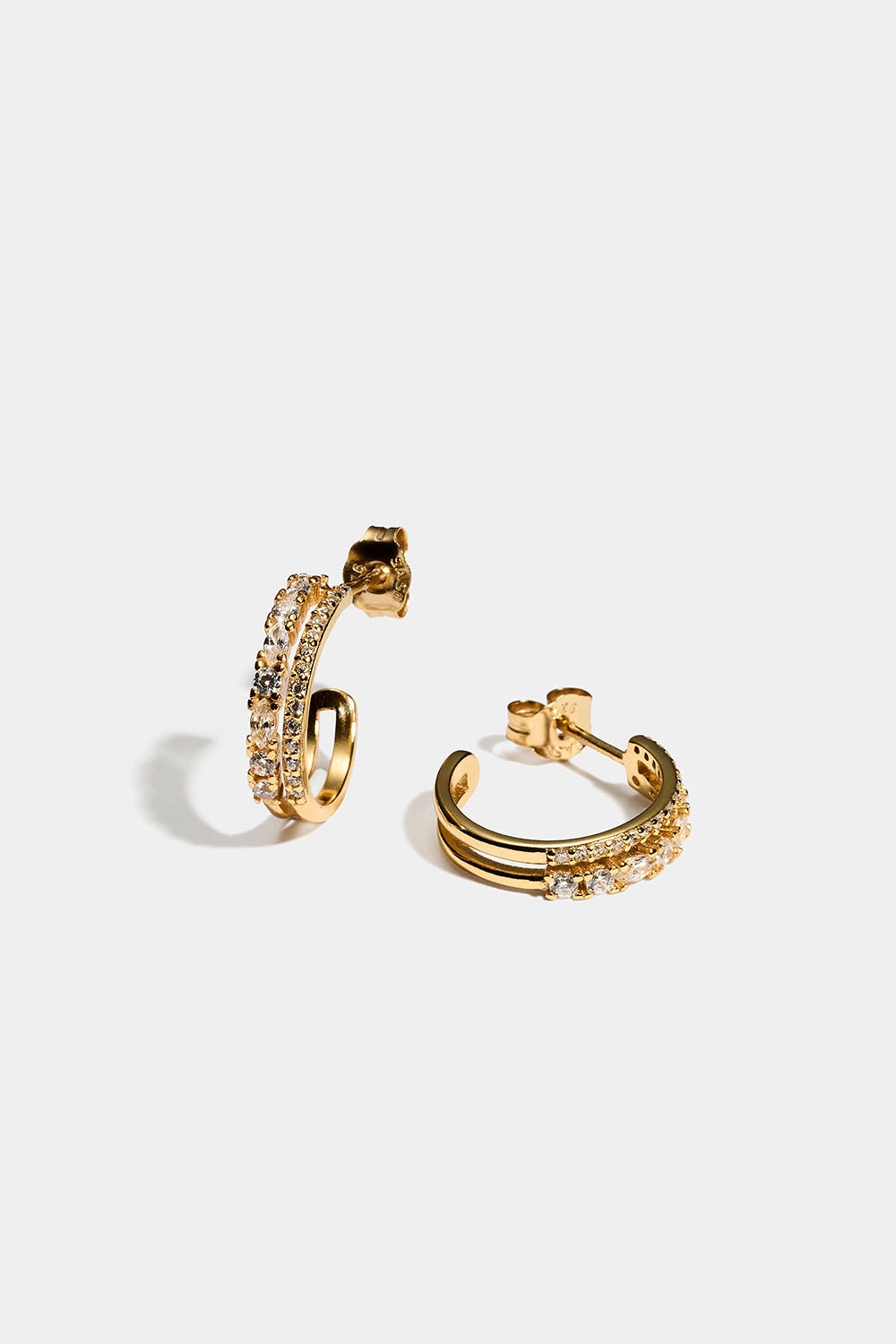 Dubbla hoops i 18k guldpläterat äkta silver med Cubic Zirconia i gruppen Smycken / Örhängen / Hoops hos Glitter (553004912002)