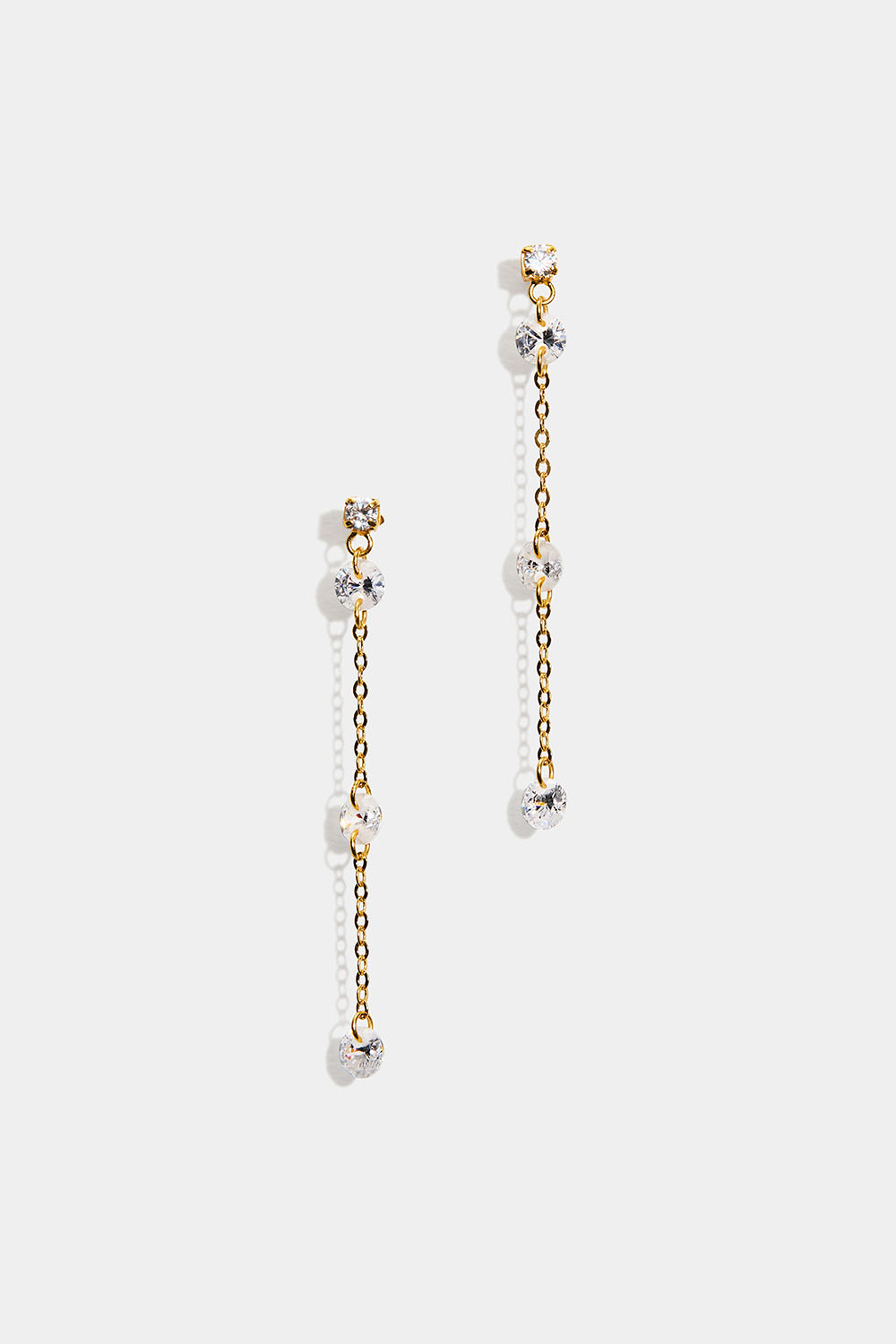 Örhängen i 18k guldpläterat äkta silver med länkar och runda Cubic Zirconia i gruppen Äkta silver / Silverörhängen hos Glitter (553005312000)