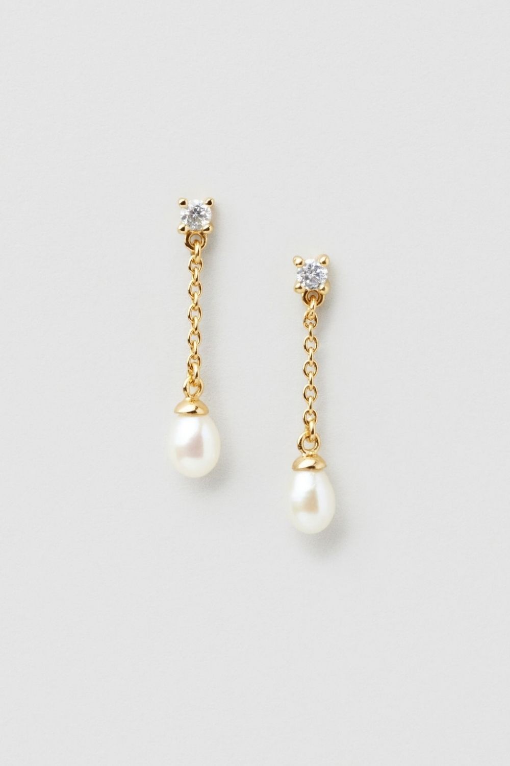 Cleo Pearl Studs 24k Gold Plated i gruppen Guldpläterat äkta silver / Guldpläterade örhängen hos Glitter (553006032002)
