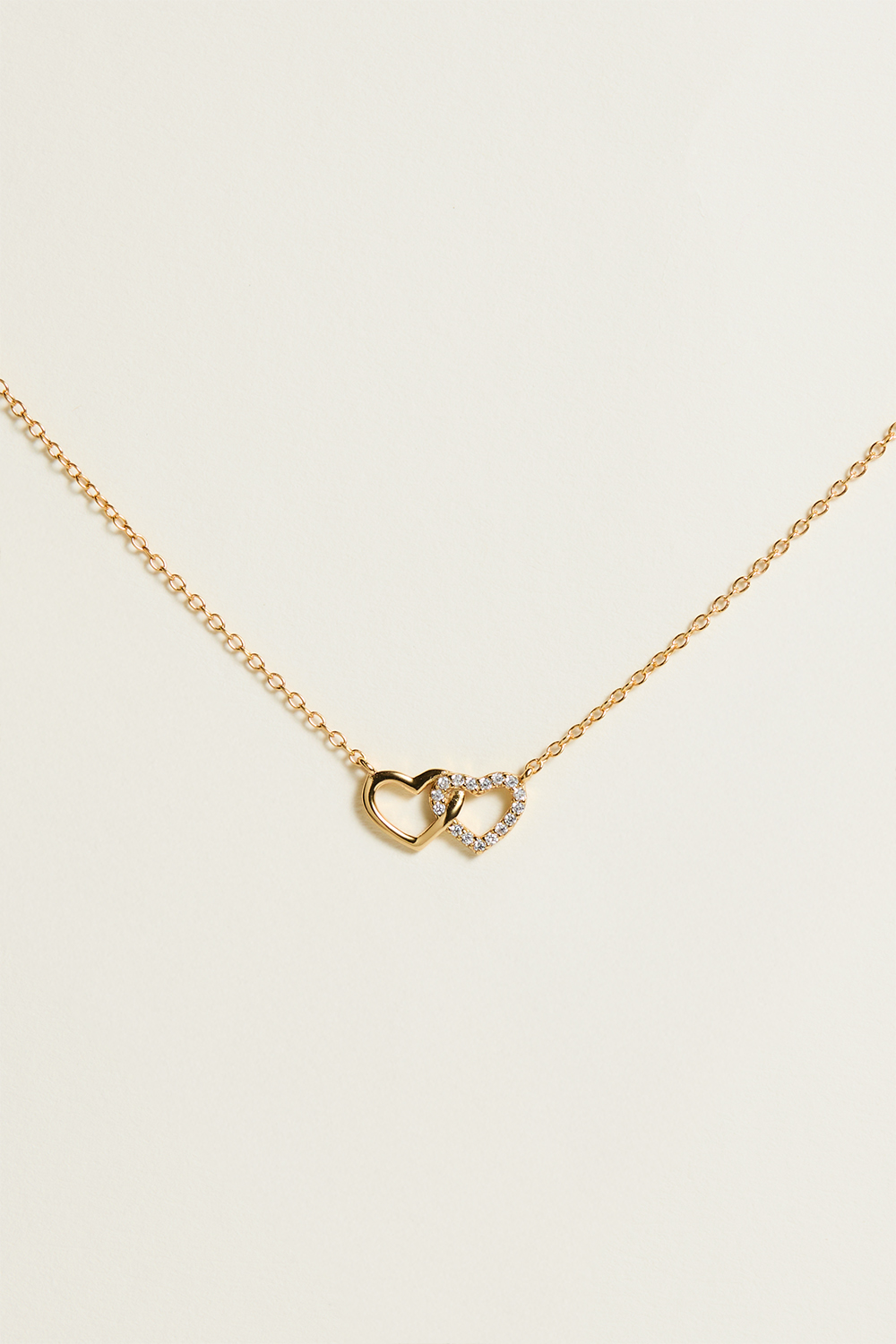 Halsband förgyllt med 18K guld med två hjärtan i gruppen 18k Guldpläterat silver / Halsband i 18k guld hos Glitter (554000662002)