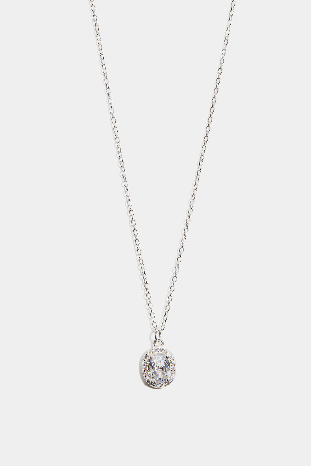 Halsband i äkta silver med ovalt hänge med Cubic Zircona stenar i gruppen Äkta silver / Silverhalsband / Halsband i äkta silver med hänge hos Glitter (554004511000)