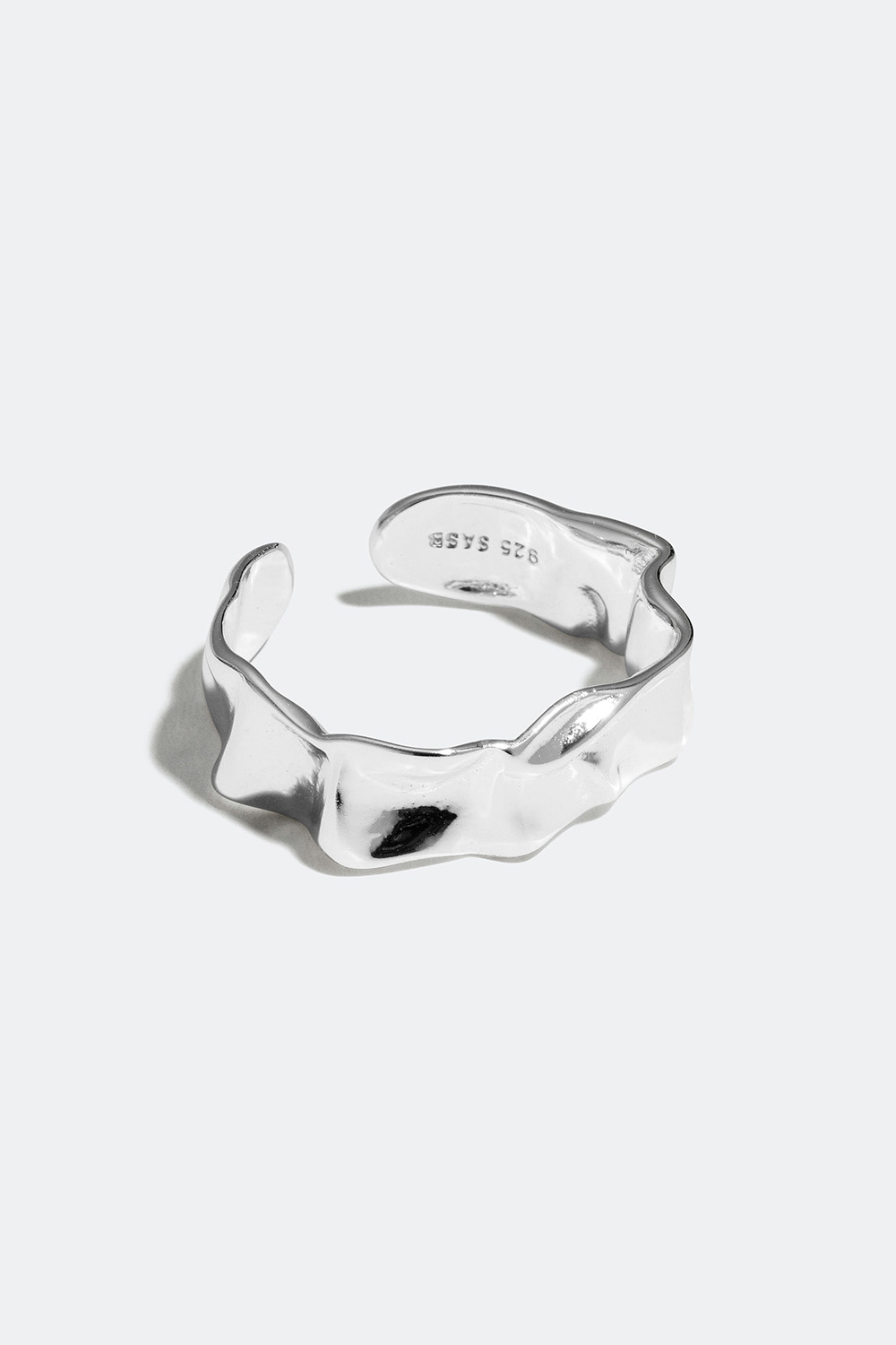 Skulptural ring i äkta silver - justerbar i gruppen Äkta silver / Silverringar / Silver hos Glitter (556000491000)