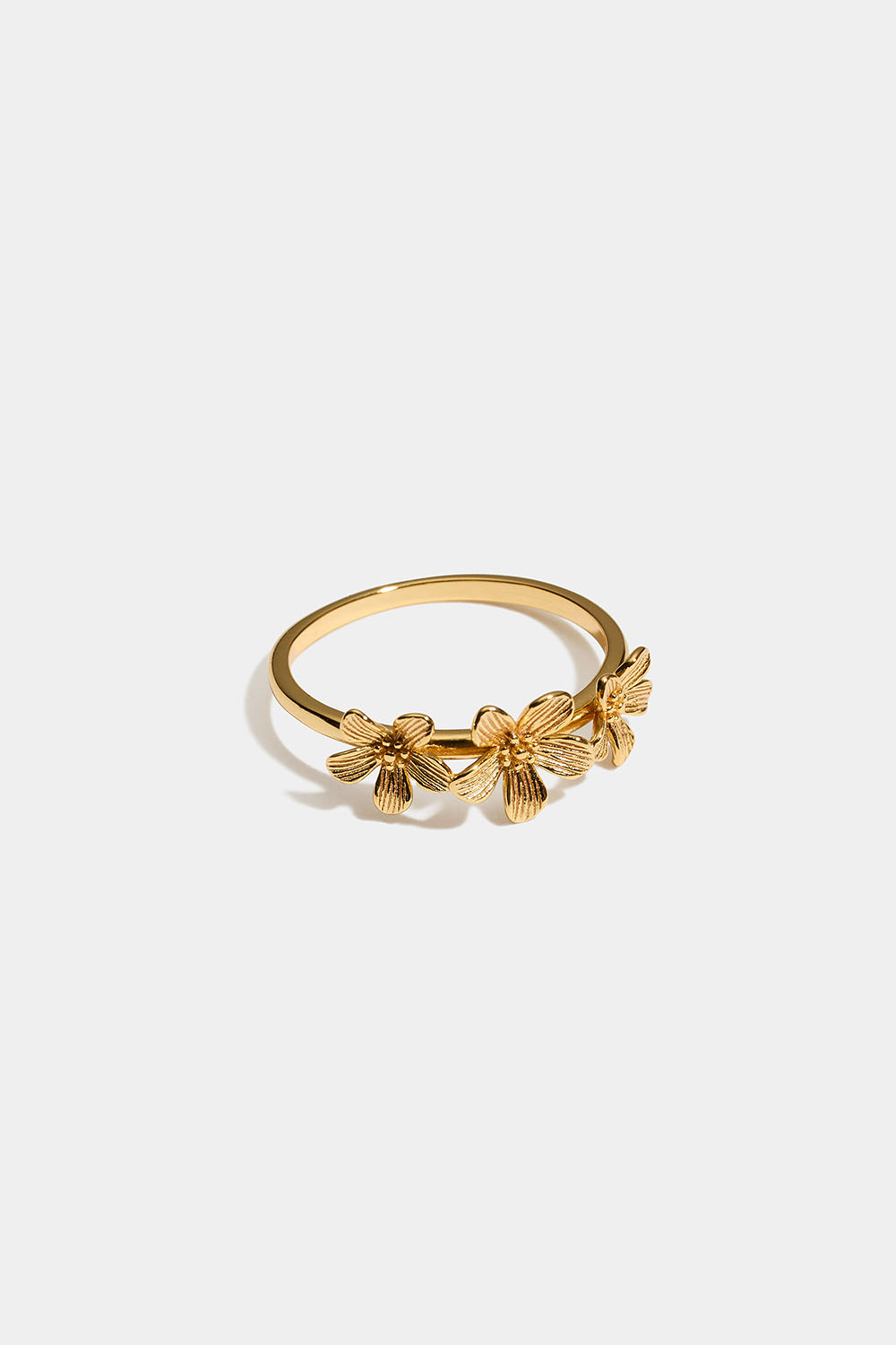 Ring i 18k guldpläterat äkta silver med blommor i gruppen Guldpläterat äkta silver / Guldpläterade ringar hos Glitter (5560020520)