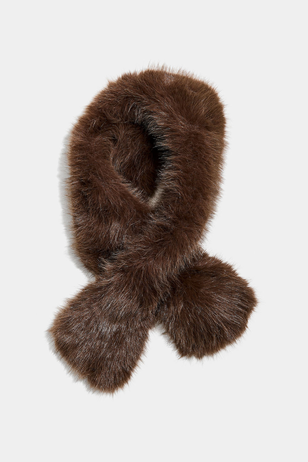 Brun halsduk i fuskpäls