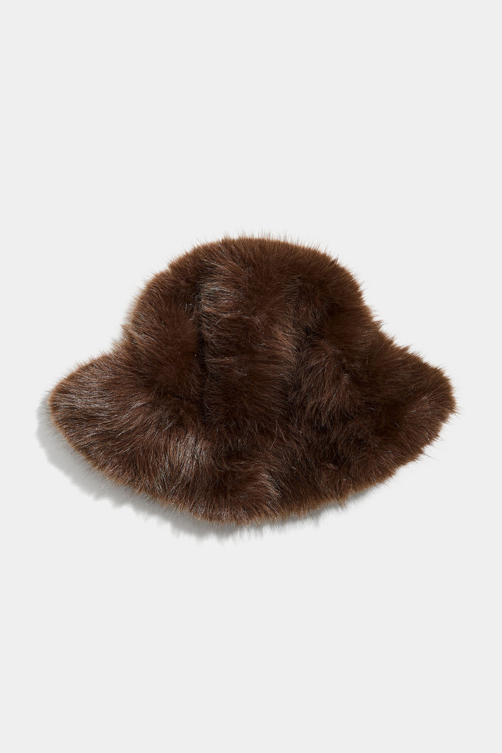 Brun mössa med fuskpäls