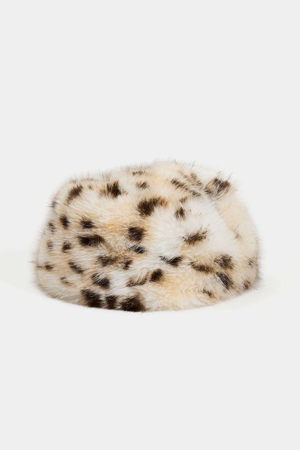 Hatt i leopardmönstrad fuskpäls