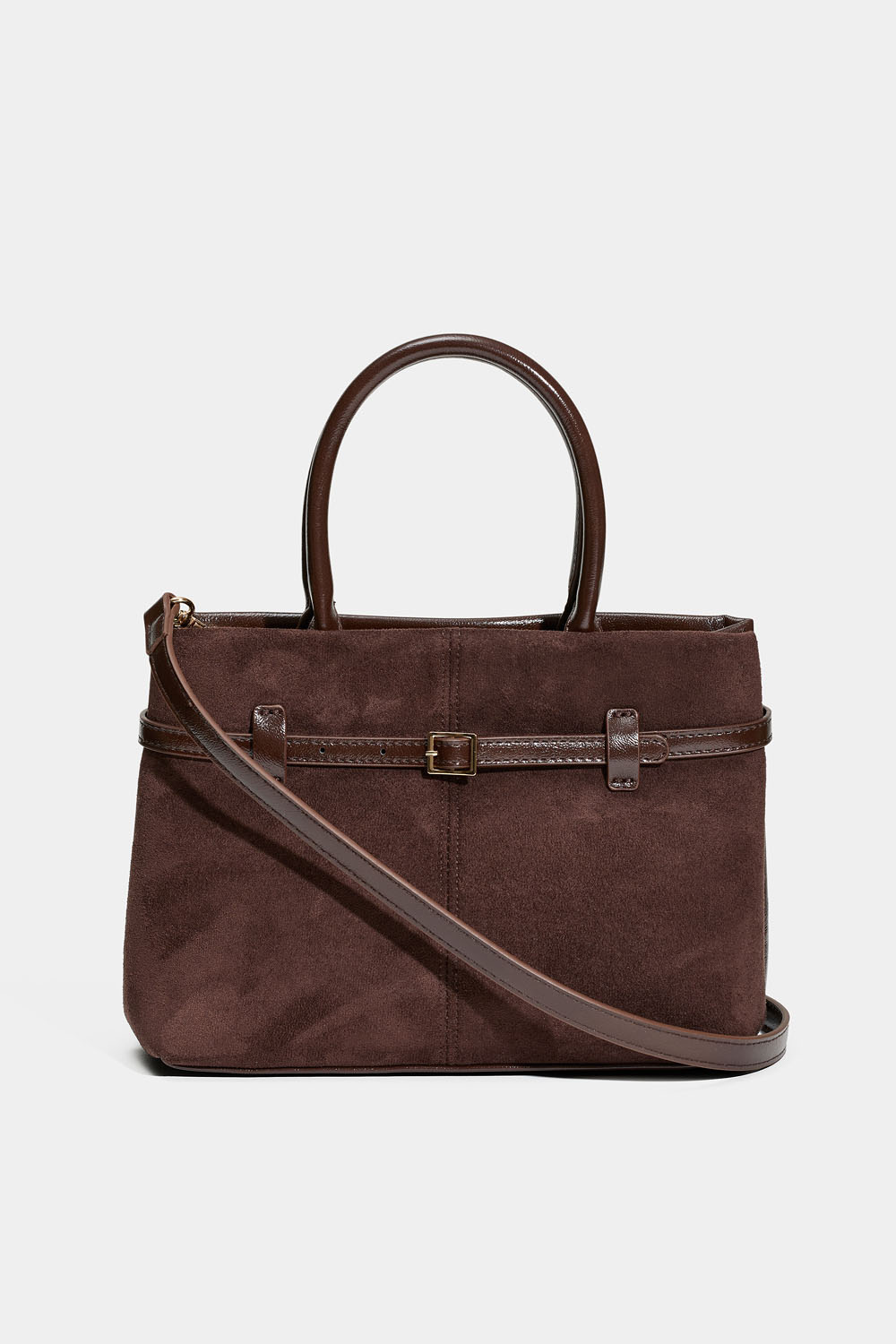 Liten brun väska med bältdetalj