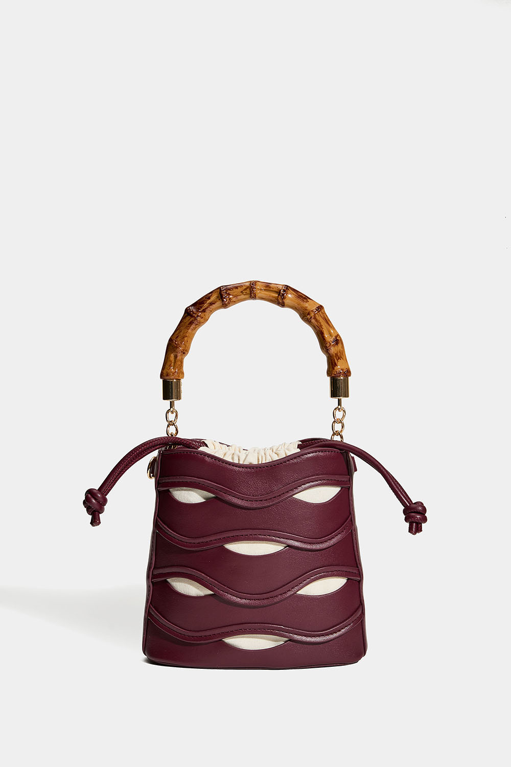Vinröd bucketväska med topphantag i bambumönster