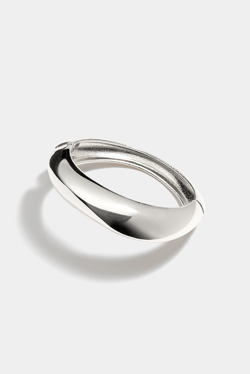 Cuff-armband med organisk form