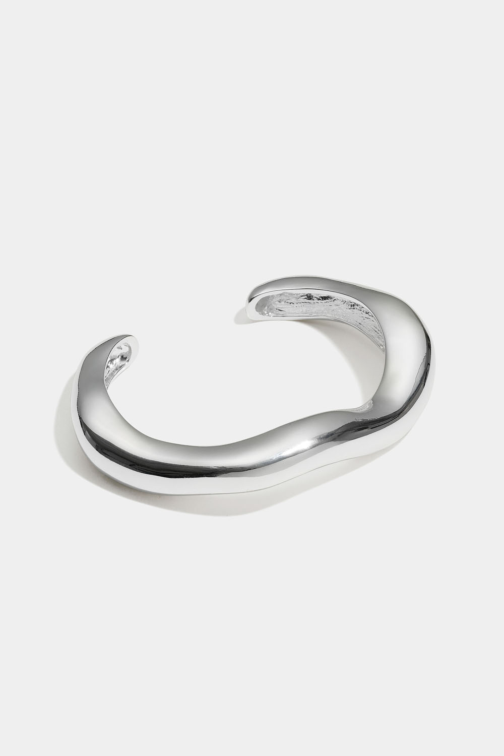 Cuff-armband i organsisk form