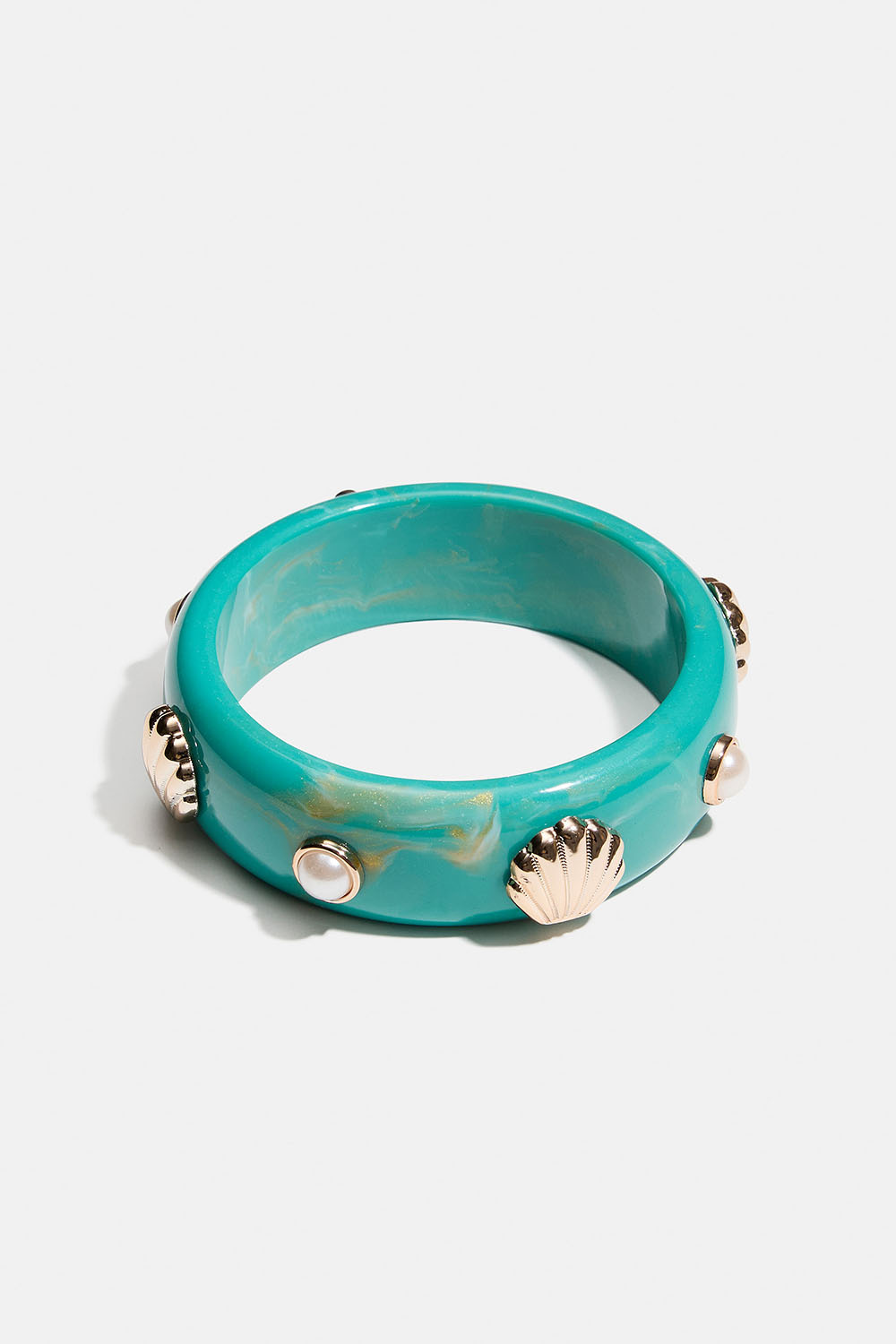 Turkos bangle med snäckor och pärlor