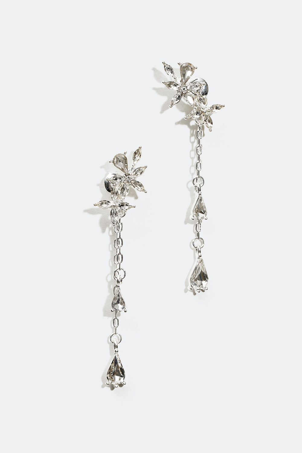 Örhängen med blommor och droppformade glasstenar