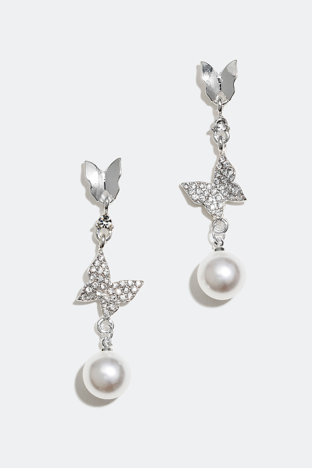 Örhängen med fjärilar och pärlor