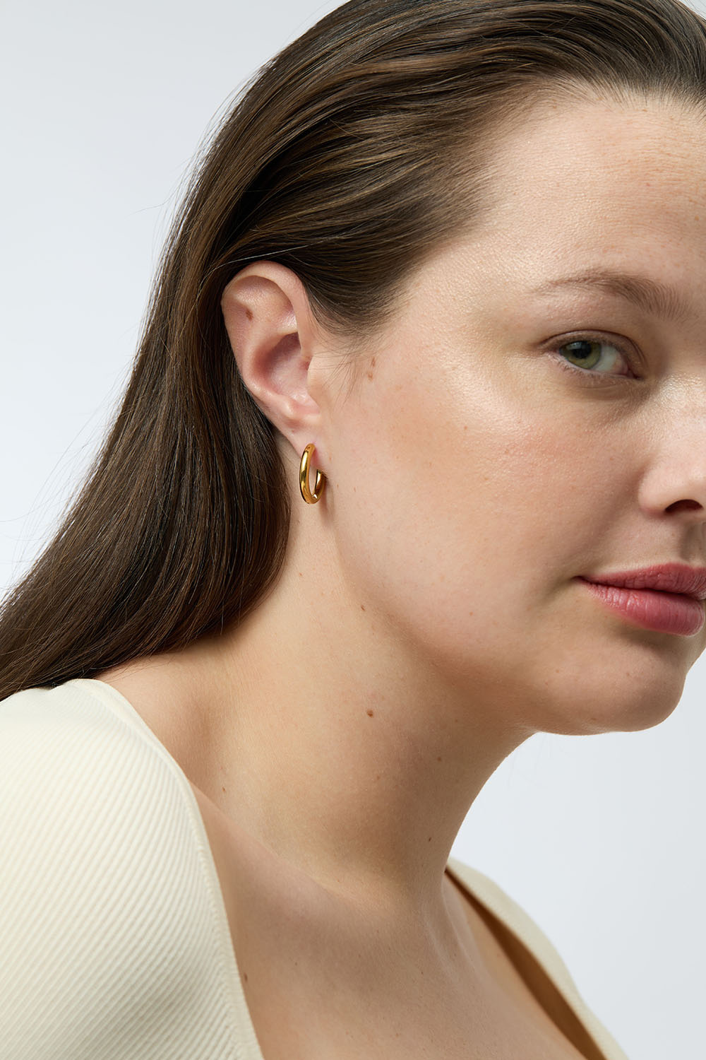 Hoops i stål med 18k guld